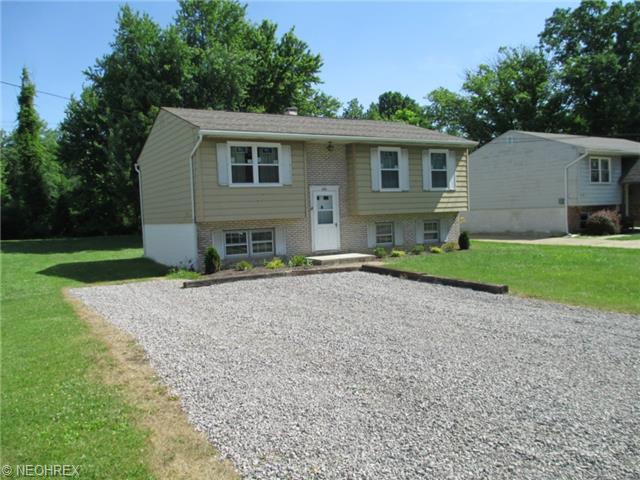 1351 E 27th St, Ashtabula, OH 44004 photo 1