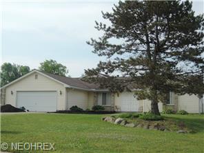 653 Cathy Ann Dr, Youngstown, OH 44512 photo 1