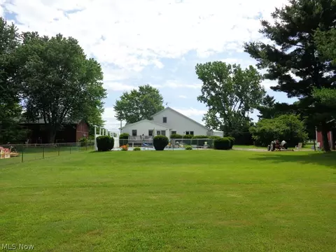 8890 Bechtel Rd, Elyria, OH 44035 photo 2
