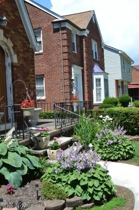 84 E 216th St, Euclid, OH 44123 photo 3