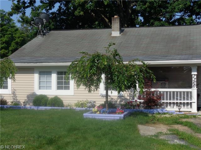 7366 Oregon Trl, Youngstown, OH 44512 photo 1