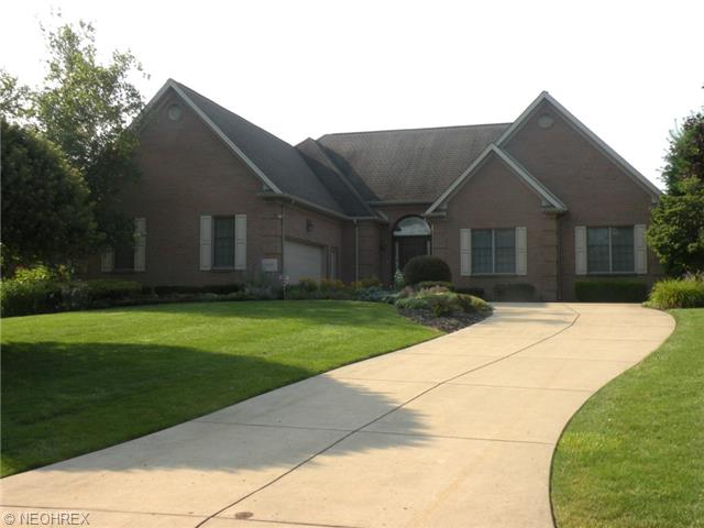 7699 Winterberry Dr, Youngstown, OH 44512 photo 1