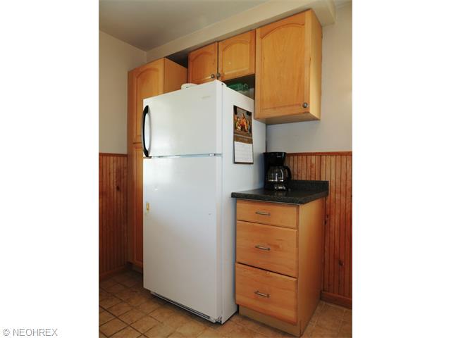 3402 Torrington Ave, Parma, OH 44134 photo 4