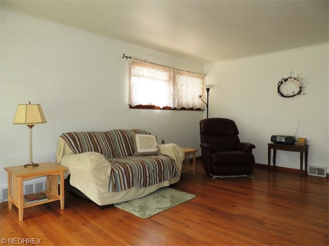 3402 Torrington Ave, Parma, OH 44134 photo 8