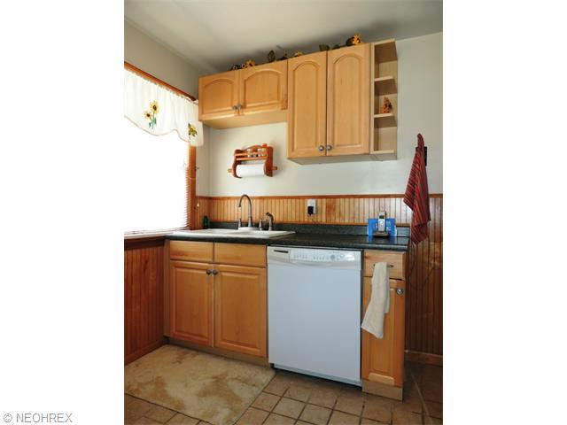3402 Torrington Ave, Parma, OH 44134 photo 2