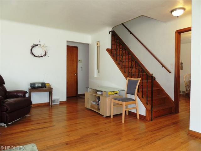 3402 Torrington Ave, Parma, OH 44134 photo 9