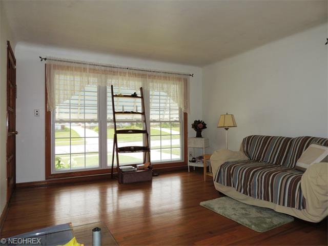 3402 Torrington Ave, Parma, OH 44134 photo 7