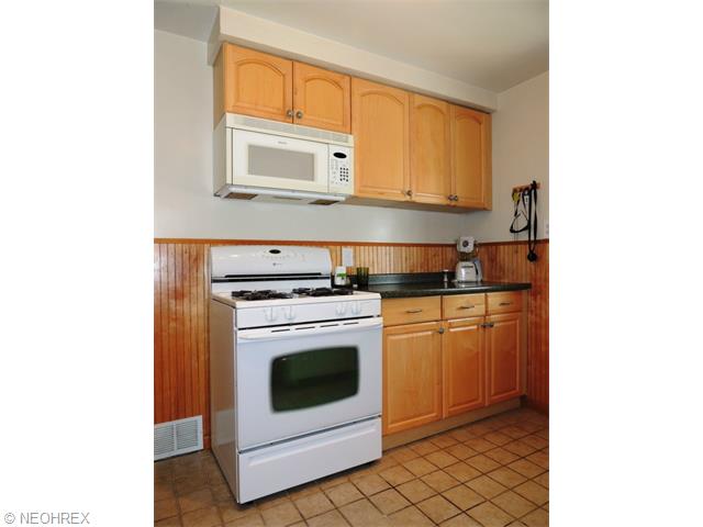 3402 Torrington Ave, Parma, OH 44134 photo 3