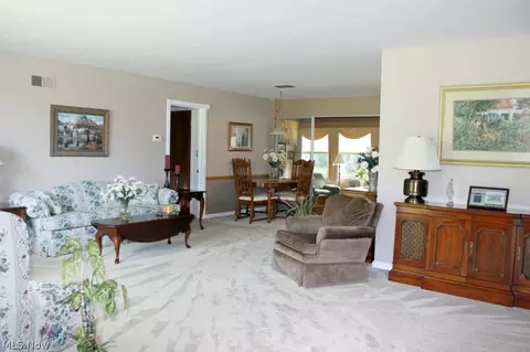 1008 N Pasadena Ave, Elyria, OH 44035 photo 3