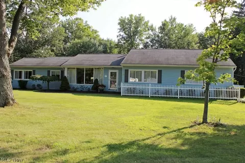 1008 N Pasadena Ave, Elyria, OH 44035 photo 1
