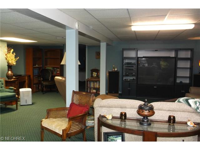 1808 Eagle Dr, Coshocton, OH 43812 photo 1