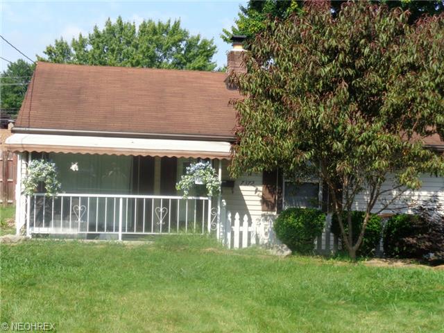 7372 Oregon Trl, Youngstown, OH 44512 photo 1