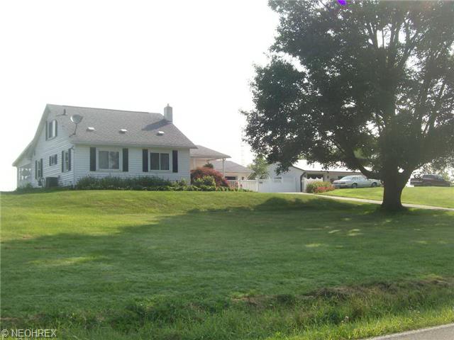 789 Downing St SW, East Sparta, OH 44626 photo 1