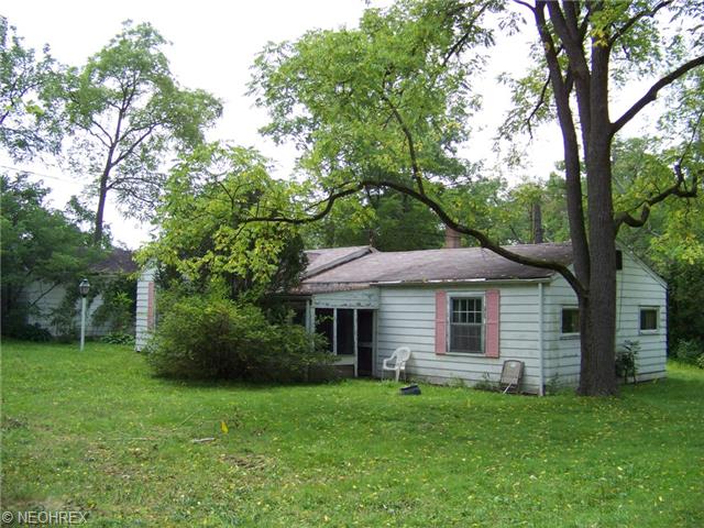 4616 Middle Dr, Youngstown, OH 44505 photo 1