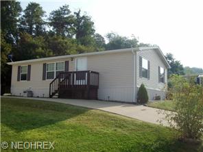 1008 Overlook Dr SW, Canton, OH 44706 photo 1