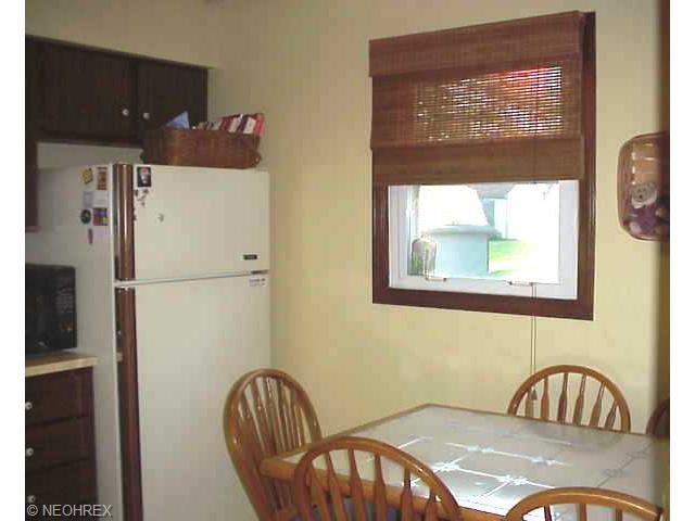 364 Naples Dr, Elyria, OH 44035 photo 1