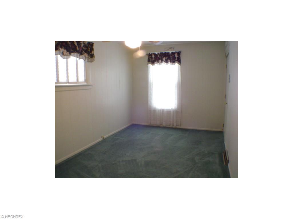 1819 E 45th St, Ashtabula, OH 44004 photo 7