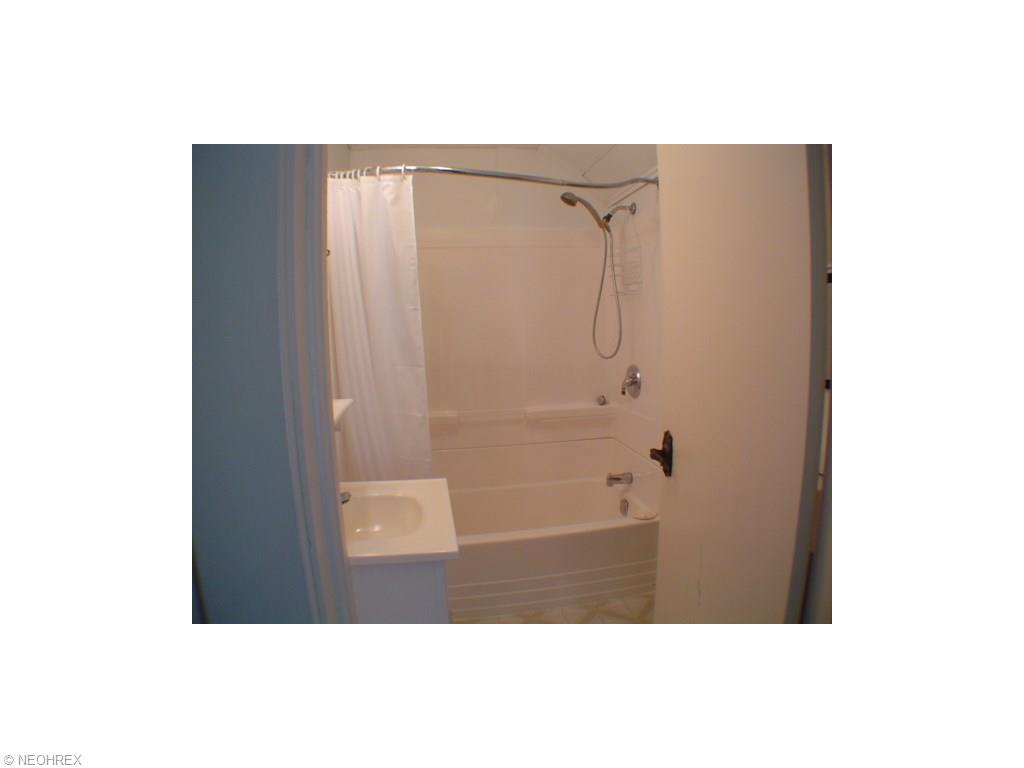 1819 E 45th St, Ashtabula, OH 44004 photo 9