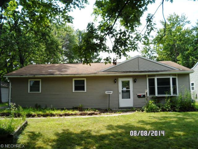 913 Stanford Ave, Elyria, OH 44035 photo 1