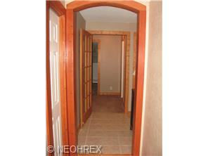 5680 Davis Dr, Mentor On The Lake, OH 44060 photo 2