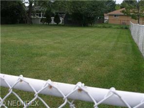 1850 Eldon Dr, Wickliffe, OH 44092 photo 5