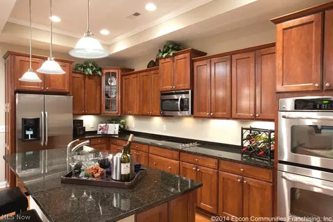 3911 Coventry Ln, Huron, OH 44839 photo 4