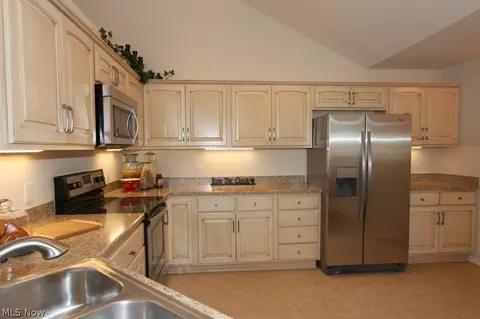 3904 Coventry Ln, Huron, OH 44839 photo 9