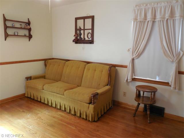 212 Viola Ave, Hubbard, OH 44425 photo 12