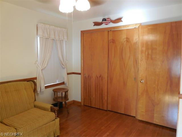 212 Viola Ave, Hubbard, OH 44425 photo 13