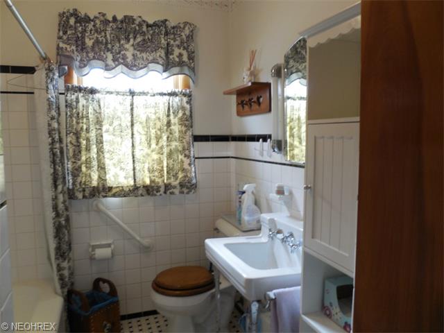 212 Viola Ave, Hubbard, OH 44425 photo 14