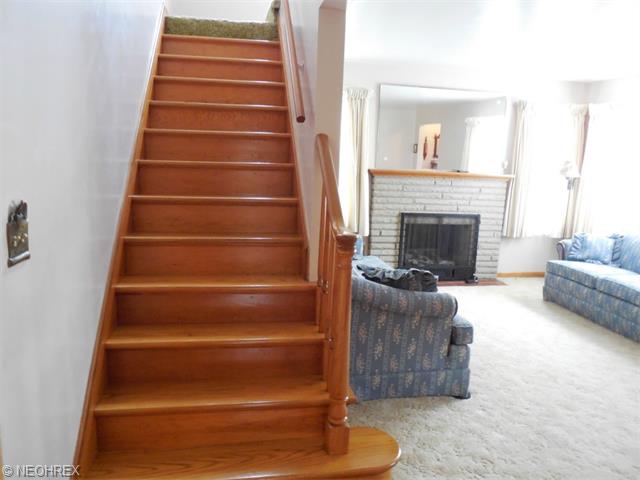 212 Viola Ave, Hubbard, OH 44425 photo 7