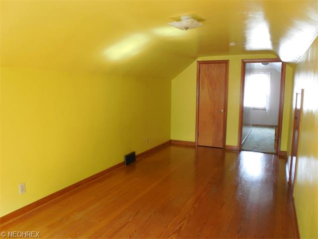 212 Viola Ave, Hubbard, OH 44425 photo 16