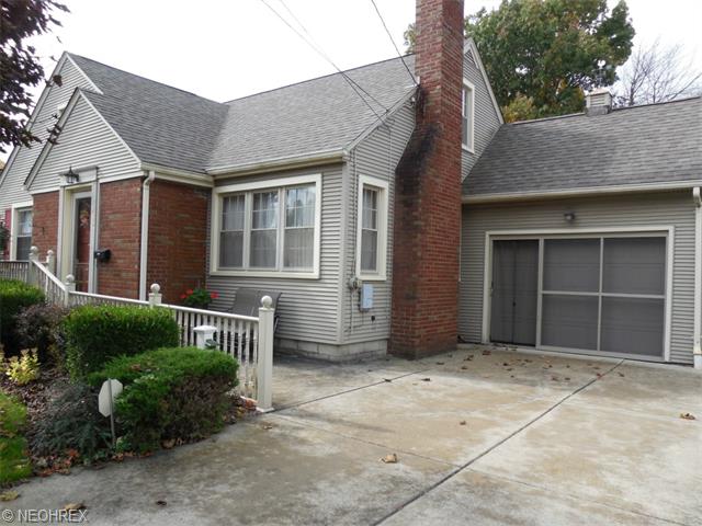 212 Viola Ave, Hubbard, OH 44425 photo 2