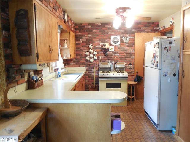 212 Viola Ave, Hubbard, OH 44425 photo 8