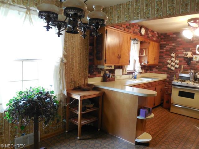 212 Viola Ave, Hubbard, OH 44425 photo 10