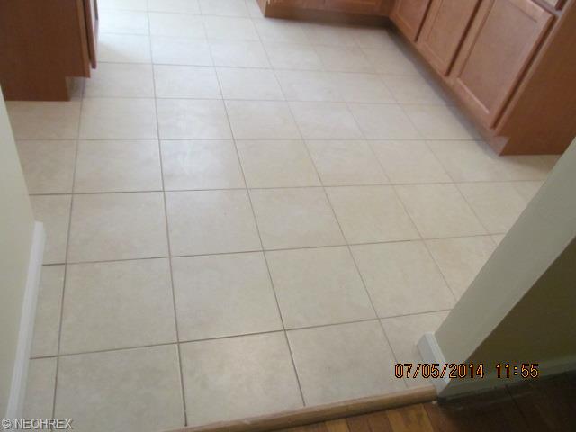17301 Mapleboro Ave, Maple Heights, OH 44137 photo 1