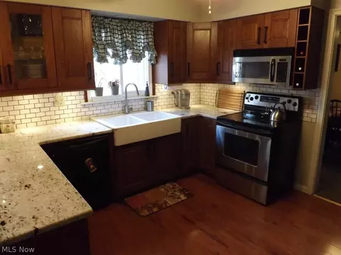 455 Viola Ave, Hubbard, OH 44425 photo 7