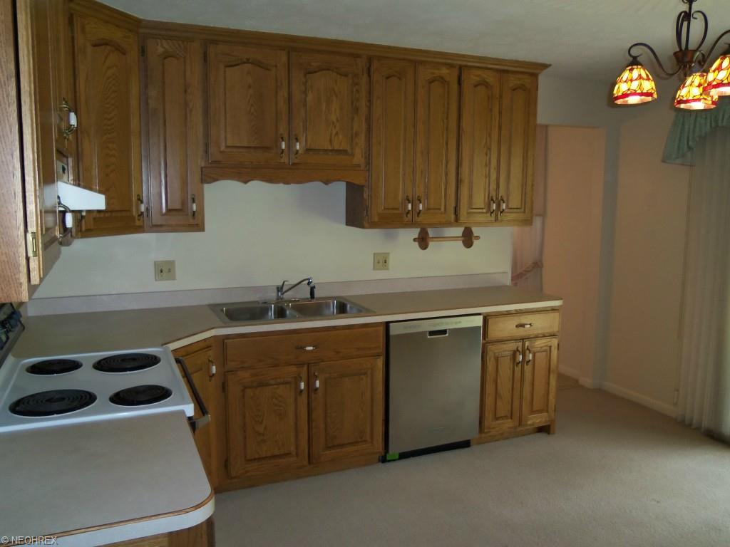 289 Crestview Dr, Elyria, OH 44035 photo 9