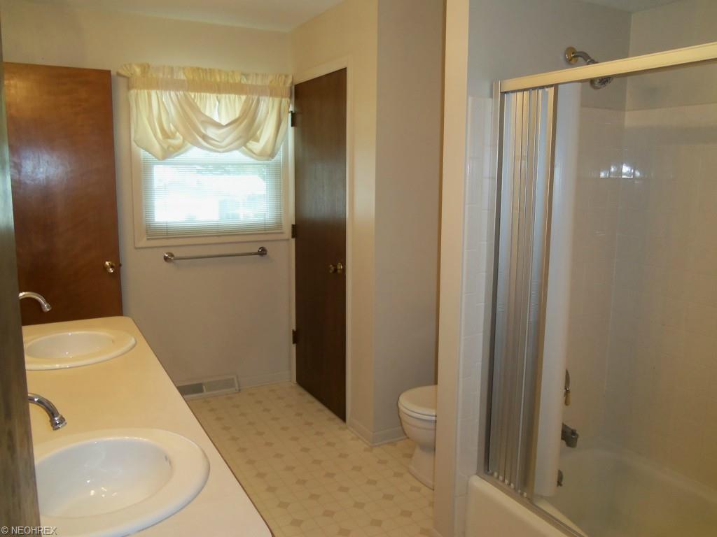289 Crestview Dr, Elyria, OH 44035 photo 20