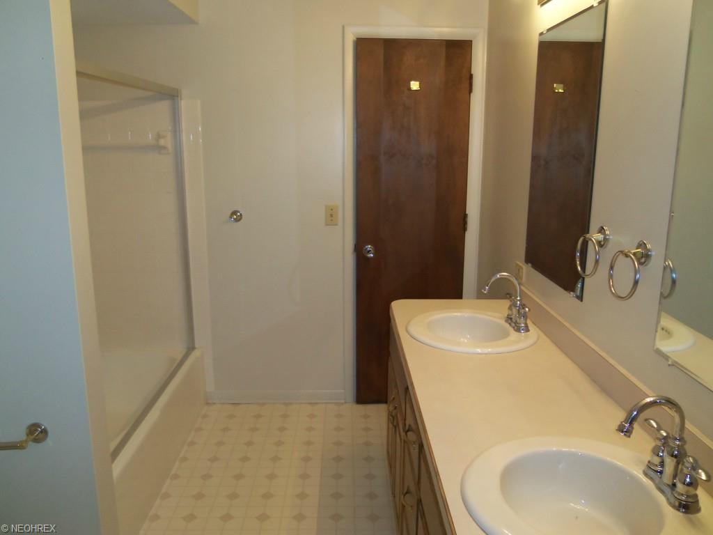 289 Crestview Dr, Elyria, OH 44035 photo 19