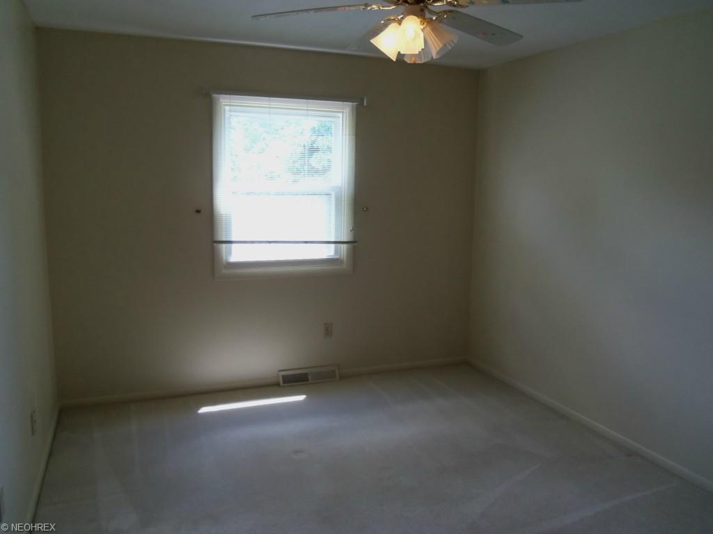 289 Crestview Dr, Elyria, OH 44035 photo 17