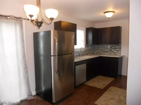 437 E 272nd St, Euclid, OH 44132 photo 3