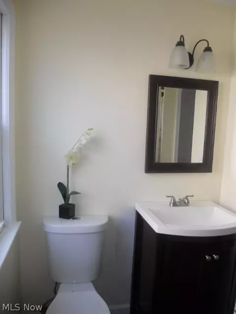 437 E 272nd St, Euclid, OH 44132 photo 9