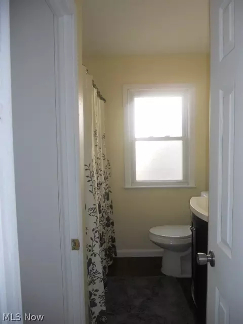 437 E 272nd St, Euclid, OH 44132 photo 8