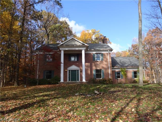 1574 Acacia Dr, Akron, OH 44333 photo 1