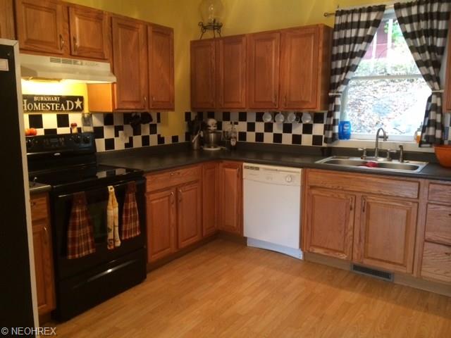 502 N Fourth St, Dennison, OH 44621 photo 3