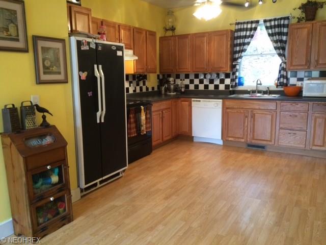 502 N Fourth St, Dennison, OH 44621 photo 2