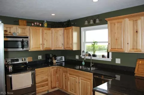 2810 Lynn Dr, Sandusky, OH 44870 photo 6