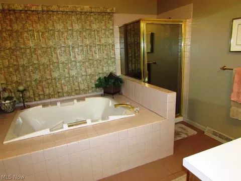 7237 Winchester Dr, Solon, OH 44139 photo 13