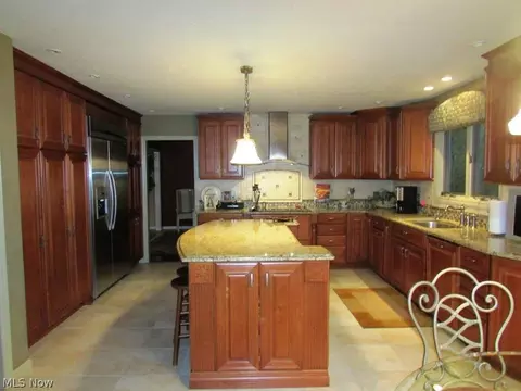 7237 Winchester Dr, Solon, OH 44139 photo 6